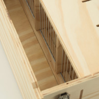 Transportadora de madeira Pluma com 4 compartimentos para aves médio porte